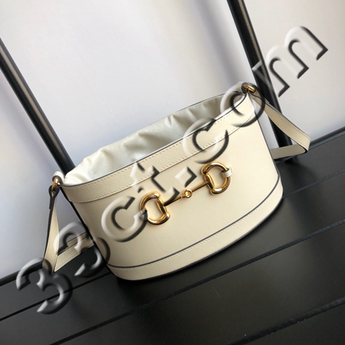 グッチバッグ背面デザイン